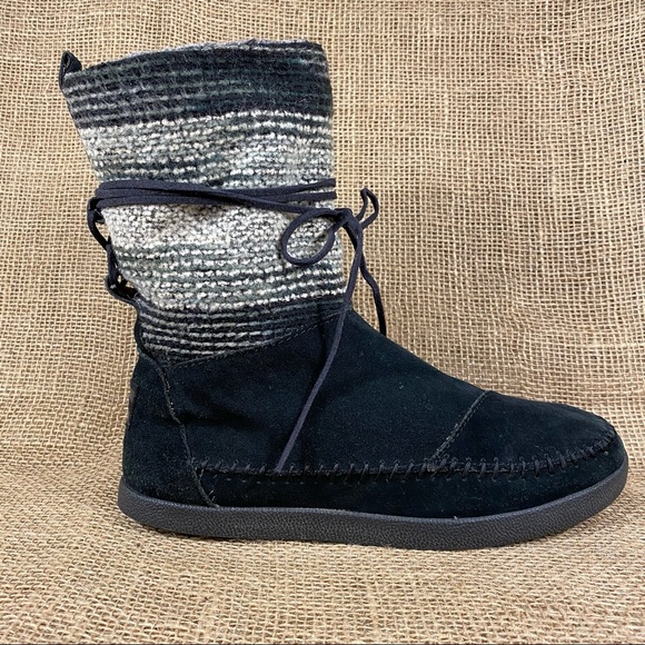 Toms Boots Sweater  Suede  Faux Fur Lined Sz W8.5 - Picture 9 of 9